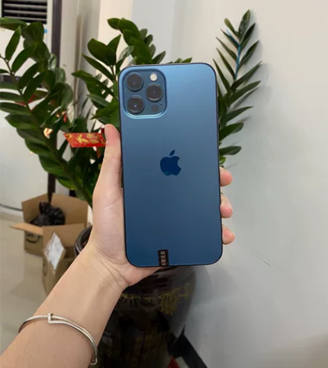 特价出苹果12ProMax美版无锁，插卡即...