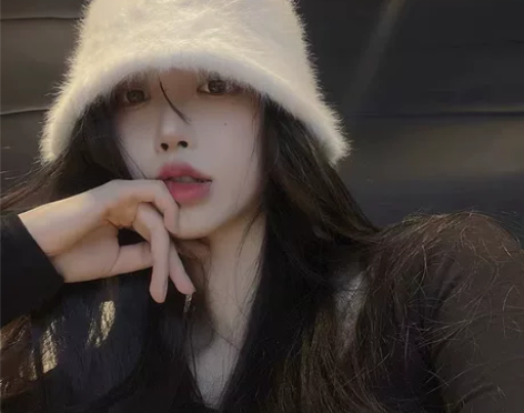 全新 仿兔毛渔夫帽: 一个米白色、 一个浅...