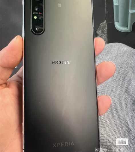 索尼Xperia 1ii  XQ-AT72...