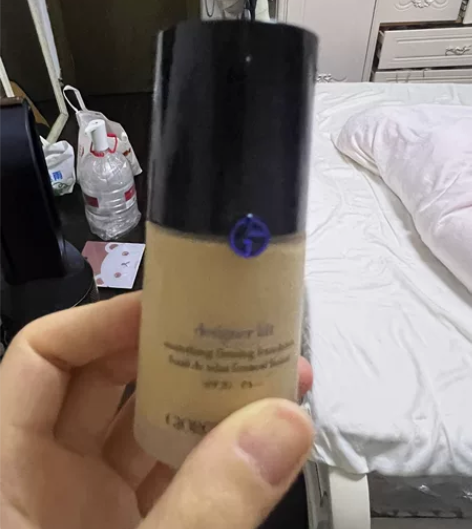 阿玛尼粉底 只用两次蓝标2号 感兴趣的话点...