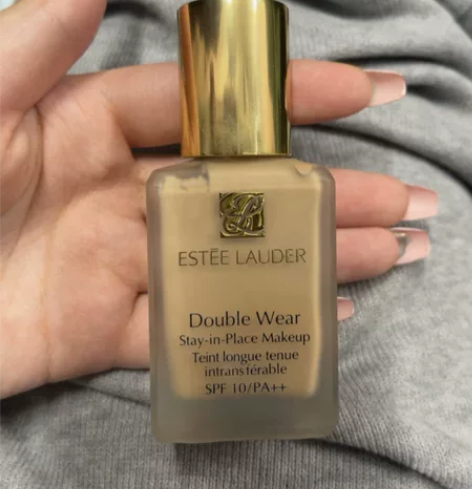 dw粉底,色号2W0余量三分之二 以上,雅...