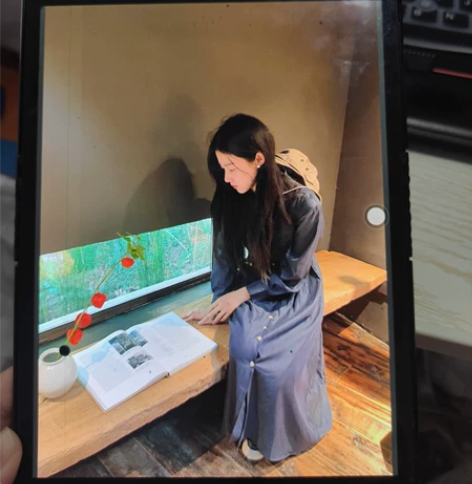 柔宇一代折叠手机 (*^ω^*)[灯泡] ...