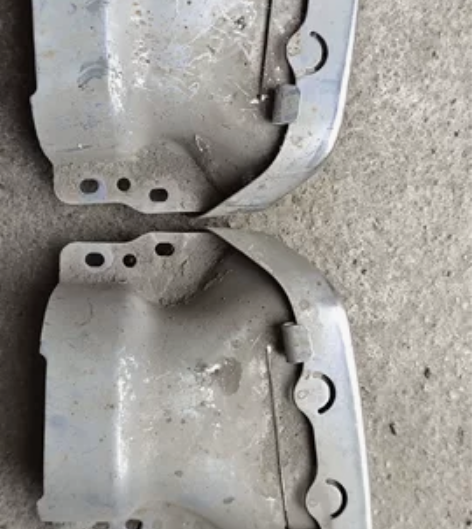 奔驰221 251新款尾喉纯拆车  感兴趣...