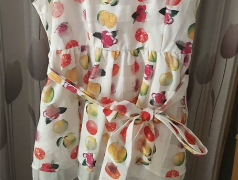 朵以夏季连衣裙上衣 感兴趣的话点“我想要”...