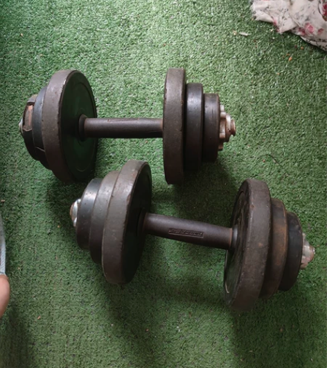 闲置哑铃一对，0.75kg×4，1.25k...