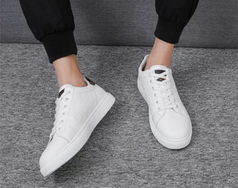 厂家直发黑白两种颜色，欧洲站板鞋男款潮鞋运...