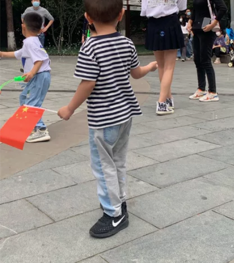 nike洞洞鞋 nike网面动运动鞋 伊藤...