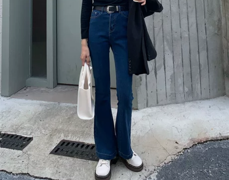 复古高腰微喇叭牛仔裤女 洗过一次，仅试穿，...