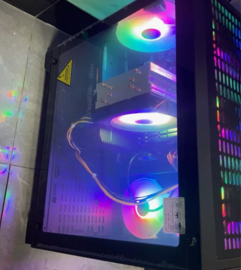 自己组装的电脑，海景房机箱，因搬家不需要了...