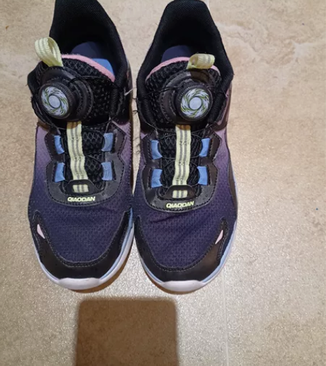 乔丹kids内长22.5CM，较新。保证质...