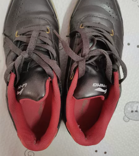 不为赚钱   出个邮费价 白送。 商场专柜...