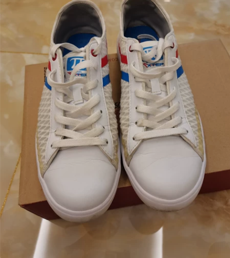 特步品牌运动鞋,购于特步实体店,9新,家里...