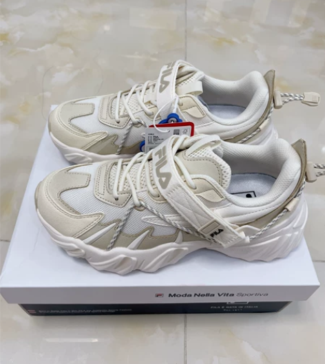 FILA/斐乐 新款，刚在门店买的，现在便...