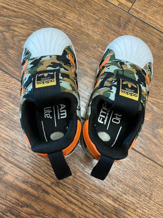 阿迪达斯贝壳鞋 12.5cm 8成新