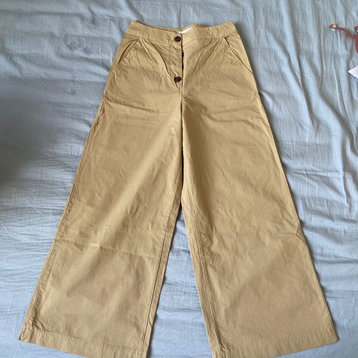卡其色阔腿裤S码