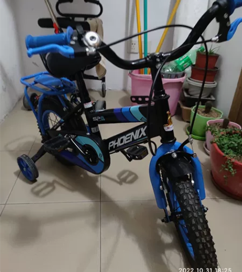 凤凰自行车，带辅助轮，12寸，99成新，9...