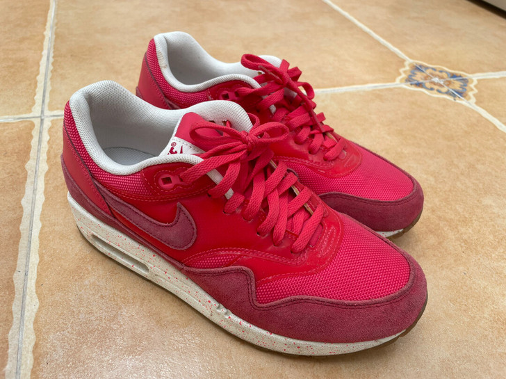 nike红色气垫鞋38码