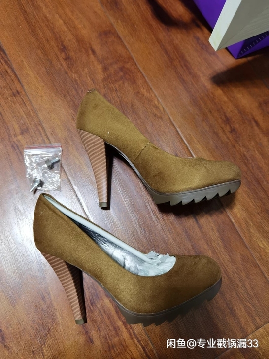 全新品客高跟鞋     3元不包邮