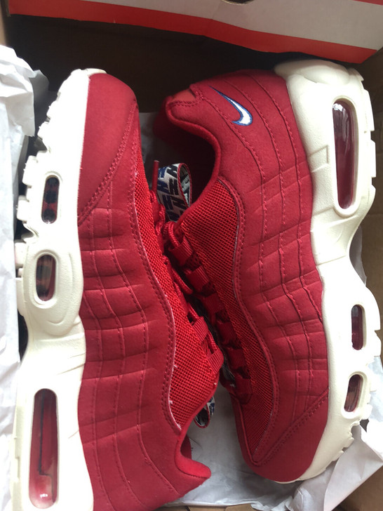 耐克红鞋39码的！售出不退换，价格在这里，...