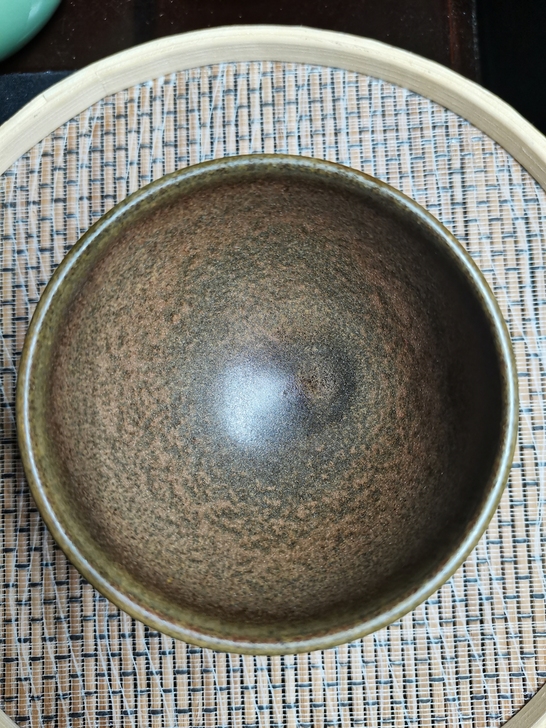 周丽柴烧,应该算手握或者高敛口。8.7高6...