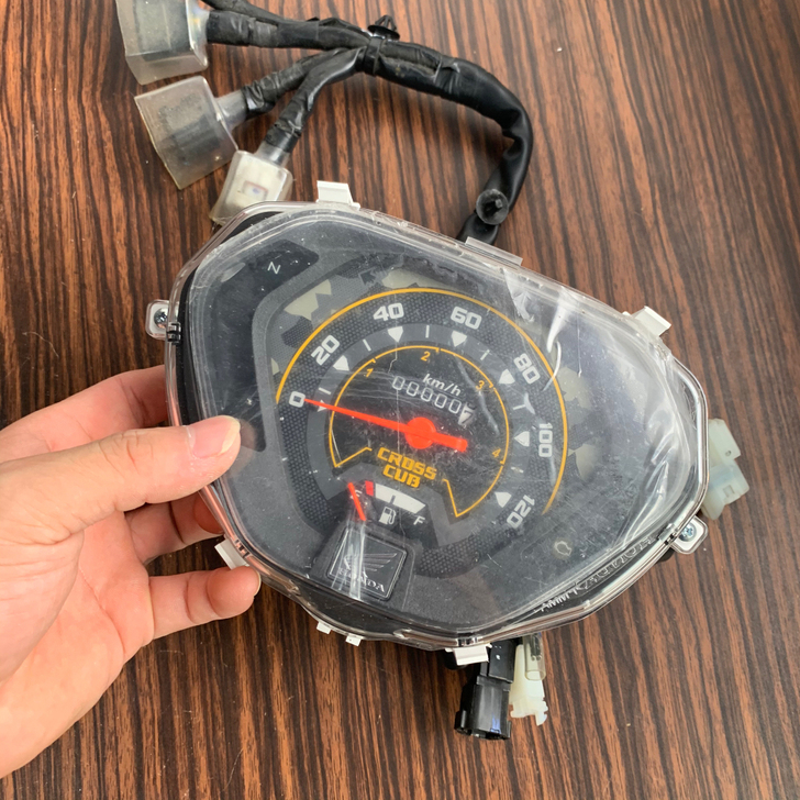 飞鹰本田摩托车仪表一个,不知道车型全新顺丰...