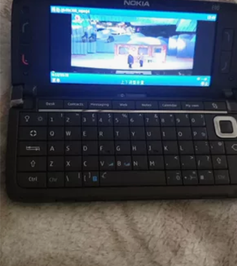 随缘出极品完美成色诺基亚E90当年的机皇,...