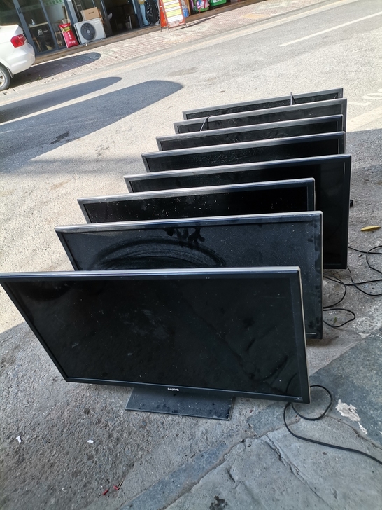 32寸三洋液晶电视机便宜处理，330元一台...