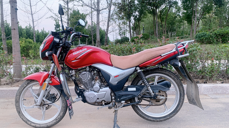 品牌型号 豪爵HJ125-19,黑红配色超...