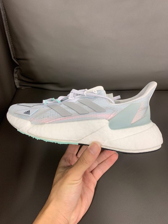 阿迪达斯Adidas 女子跑步鞋 180元...