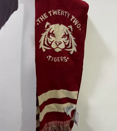 H##amp;amp;M 虎头红格围巾 h...