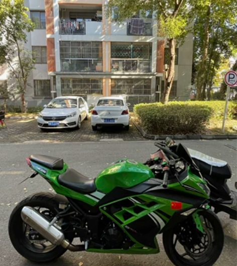 小忍者双杠400电喷水冷成色新有牌有证自己骑的车不是车贩子看...