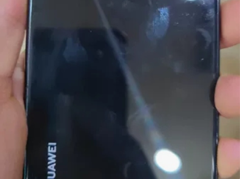 出一台黑色华为nova5pro 机子外观9...