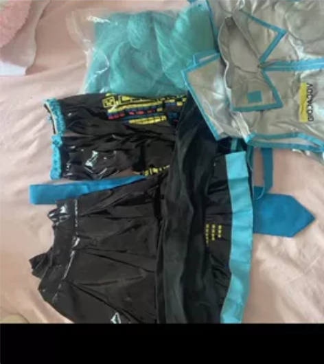 出 初音未来 上衣漆皮掉的差不多了 假发不...