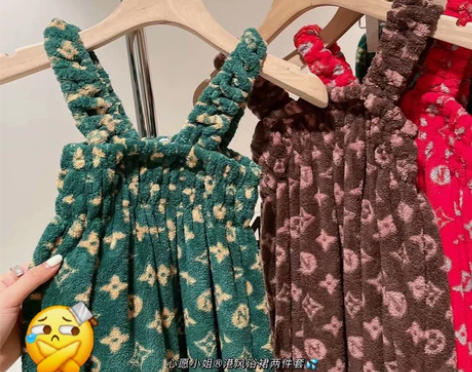 处理一批【心愿小姐港风浴裙两件套】可穿17...