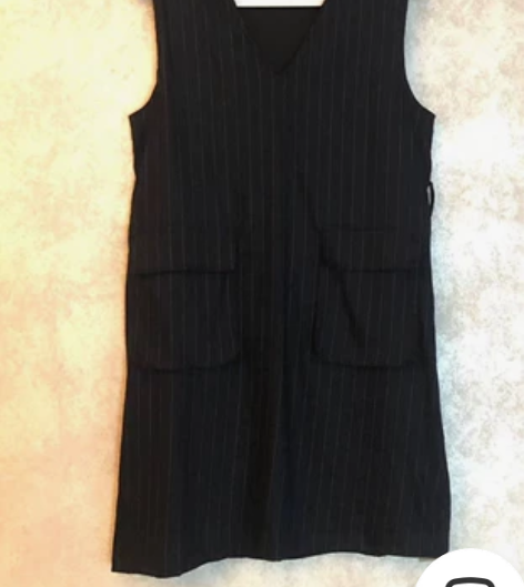 条纹背心裙 胸围94，裙长89，裙子上配有...