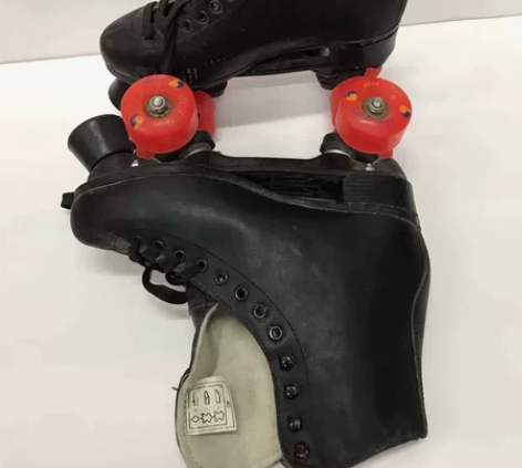 42鞋，黑色，老式旱冰鞋！黑龙 9.8层新...