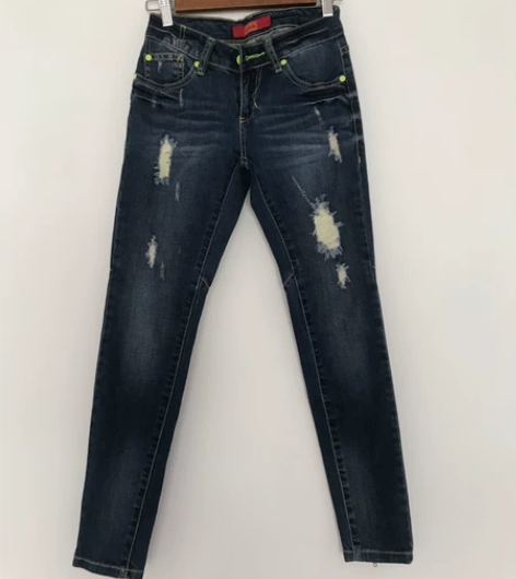品牌牛仔裤  紧身 破洞 时尚 当年小魔鱼...