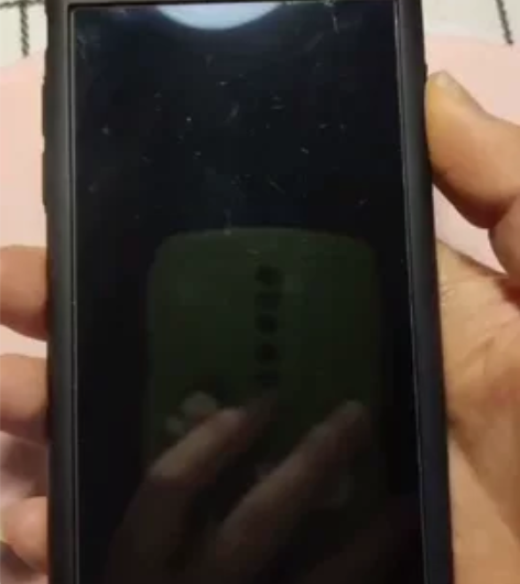 黑色 iPhone小8 妹妹不用这个手机啦...