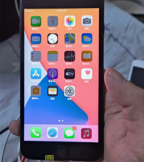 苹果8plus，国行无锁64g，成色实拍实...