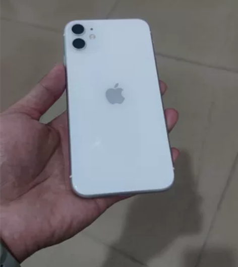 闲置苹果11  128g 9成新 厦门自提...