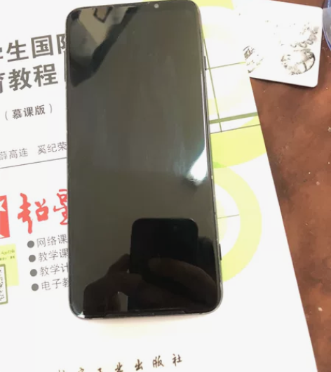 出黑鲨3s完美原装拆机屏,带指纹的,贴膜使...