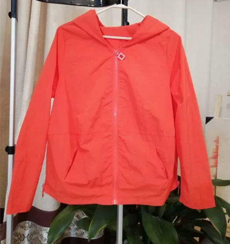 橘色休闲外套亦可做防晒女 胸围约108cm...