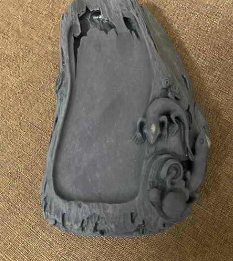 端砚旧宋坑（今非昔比） 造型古朴厚重，