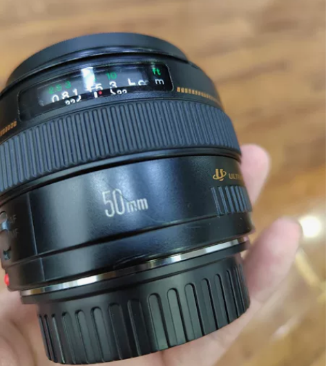 佳能50 1.4正常使用中 现在更新镜头用...