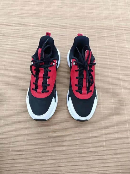 44码 鸿星尔克运动鞋          ...