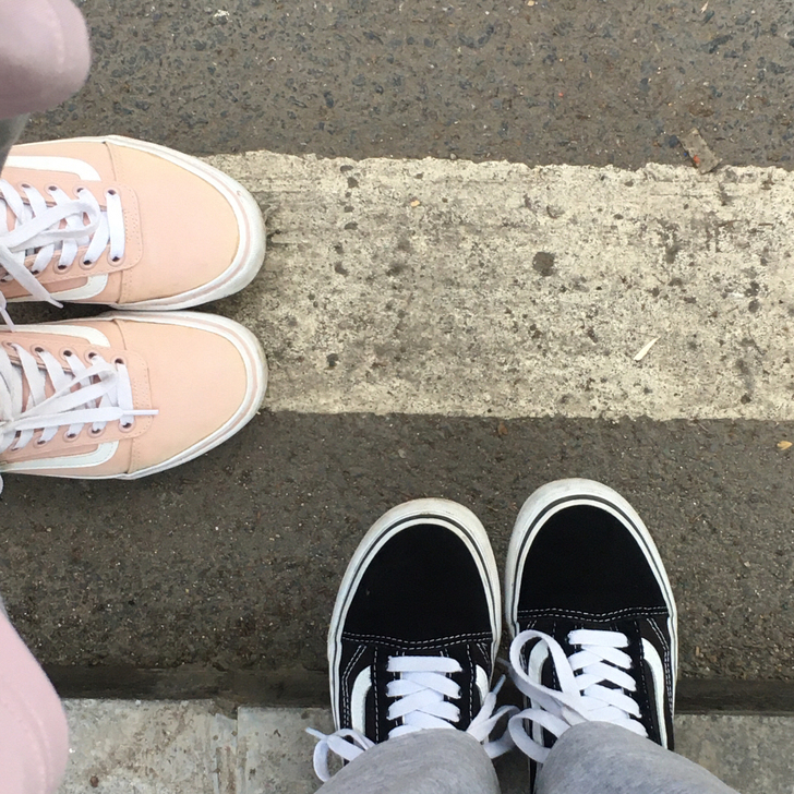 出一双粉色vans有一点点脏了不想刷就出掉...
