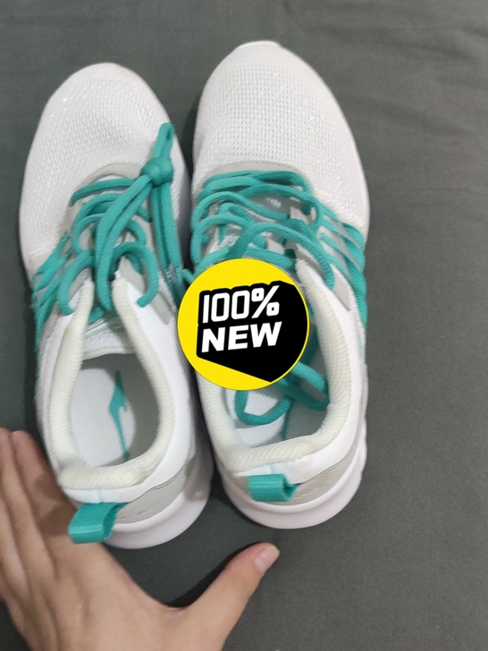 鸿星尔克女鞋,36码,仅试穿仅试穿(野性消...