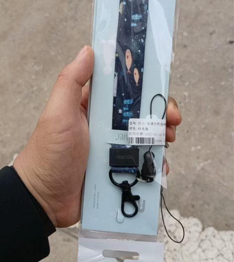 卡通手机挂绳，全新，买一送一。 感兴趣的话...