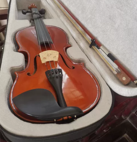 4／4小提琴，好友送的，闲置多年。 原琴盒...
