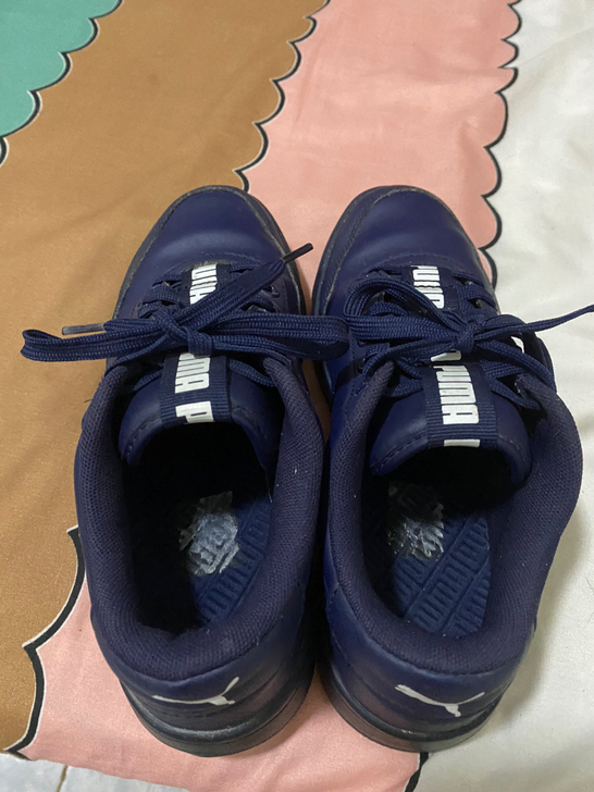 闲置彪马鞋，一双36码，总过穿过不到三次，...